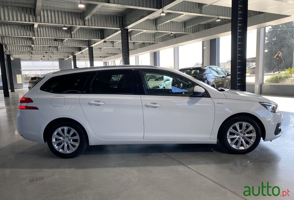 2020' Peugeot 308 Sw photo #5