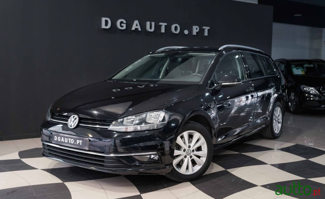 2017' Volkswagen Golf Variant photo #1