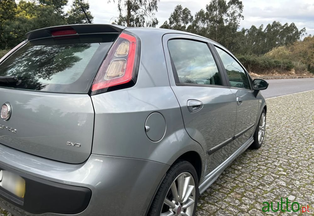 2009' Fiat Punto Evo 1.3 M-Jet Sport photo #4