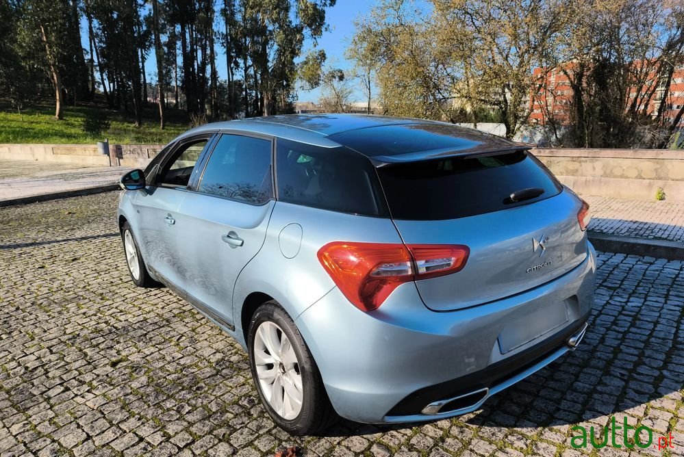 2012' Citroen DS5 photo #3