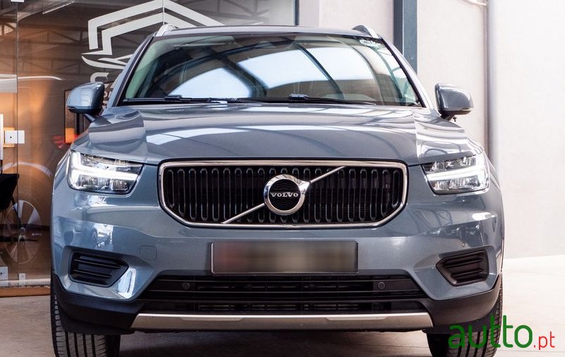 2020' Volvo Xc 40 2.0 D3 Momentum Plus photo #3