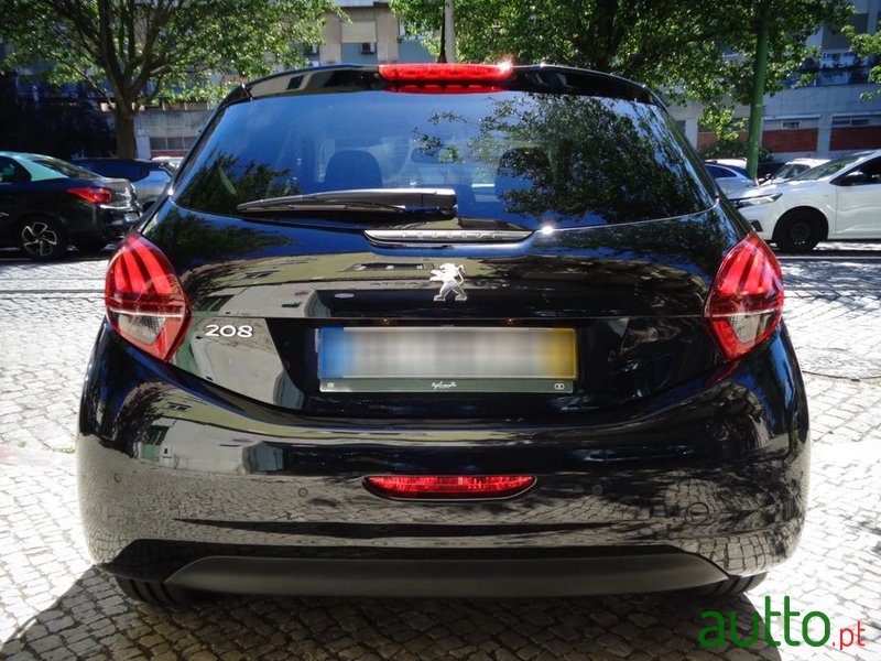 2019' Peugeot 208 photo #6