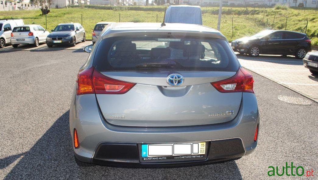 2015' Toyota Auris photo #4