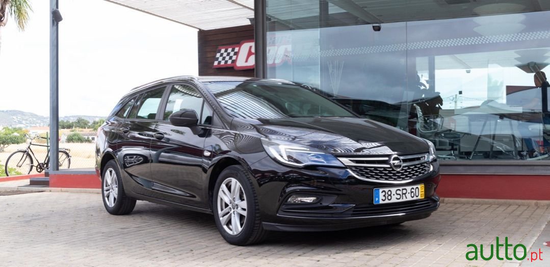 2017' Opel Astra Sports Tourer photo #4