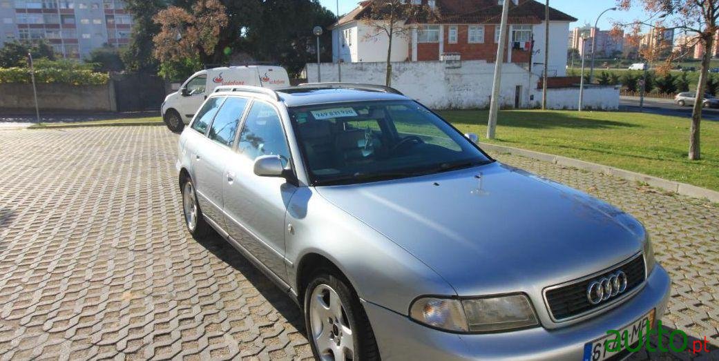 1999' Audi A4 Avant photo #1