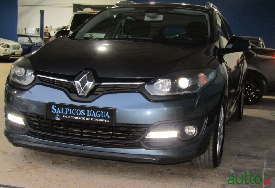 2015' Renault Megane Sport Tourer photo #4