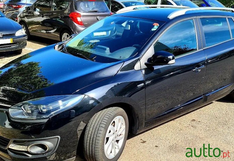 2016' Renault Megane Sport Tourer photo #1