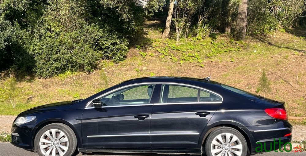 2008' Volkswagen Passat 2.0 Tdi photo #1