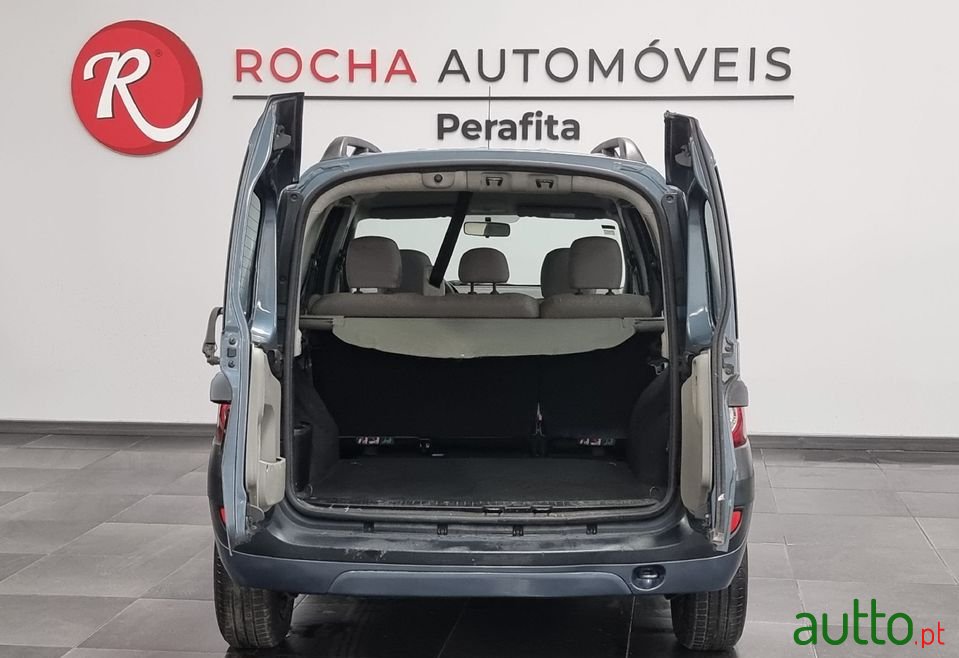 2007' Dacia Logan Mcv photo #5