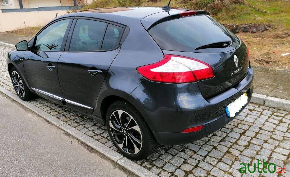 2014' Renault Megane photo #2