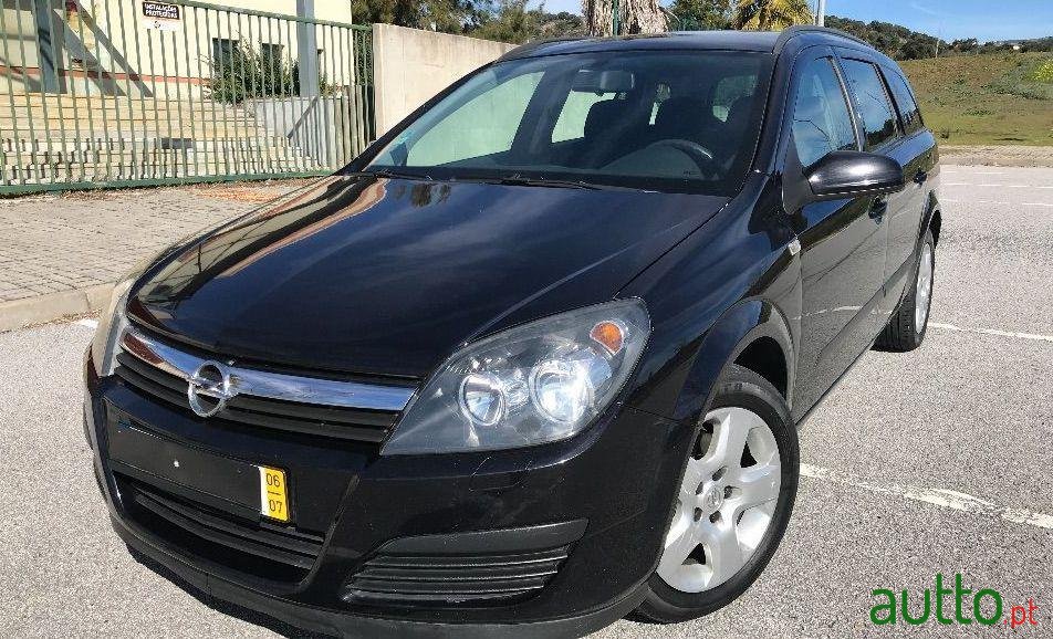 2006' Opel Astra Caravan photo #3