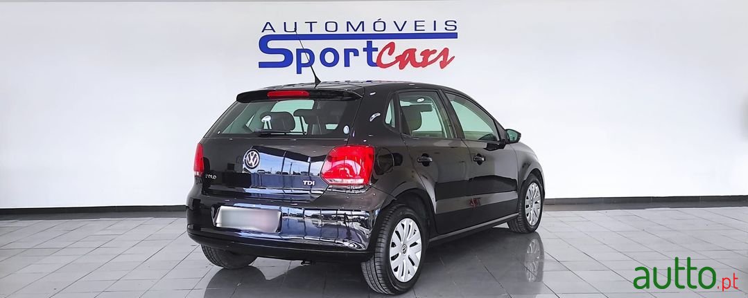 2010' Volkswagen Polo photo #2