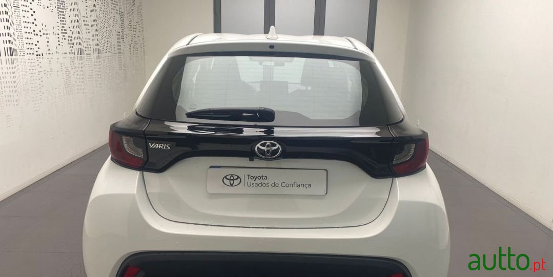 2021' Toyota Yaris photo #4