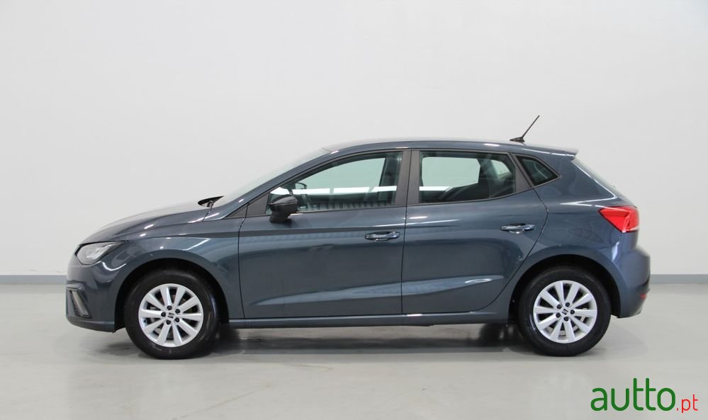 2024' SEAT Ibiza 1.0 Tsi Style photo #2