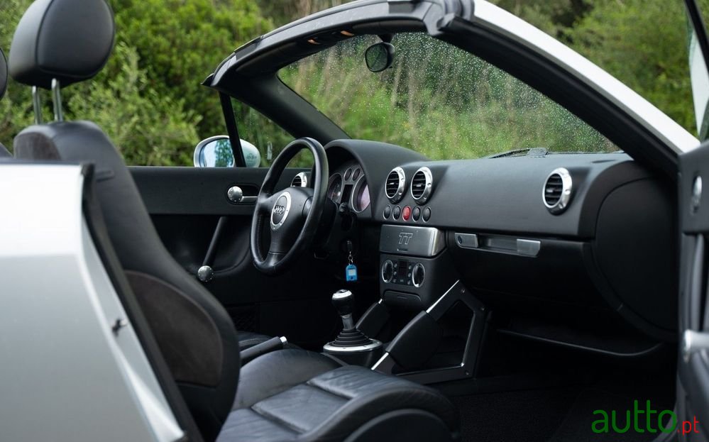 2002' Audi TT Roadster photo #5
