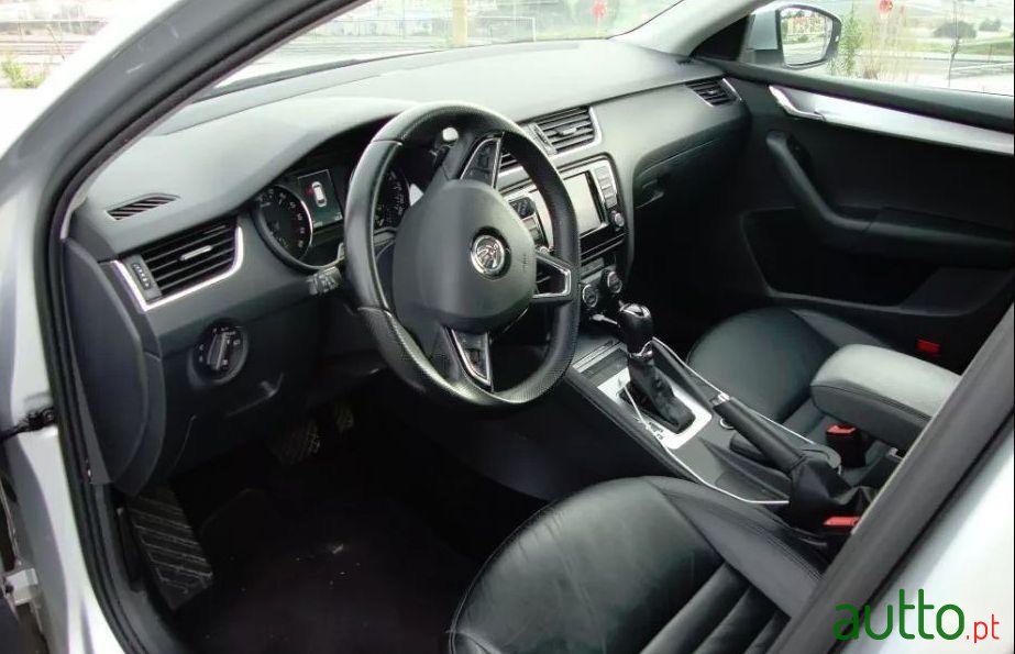 2016' Skoda Octavia Break photo #5