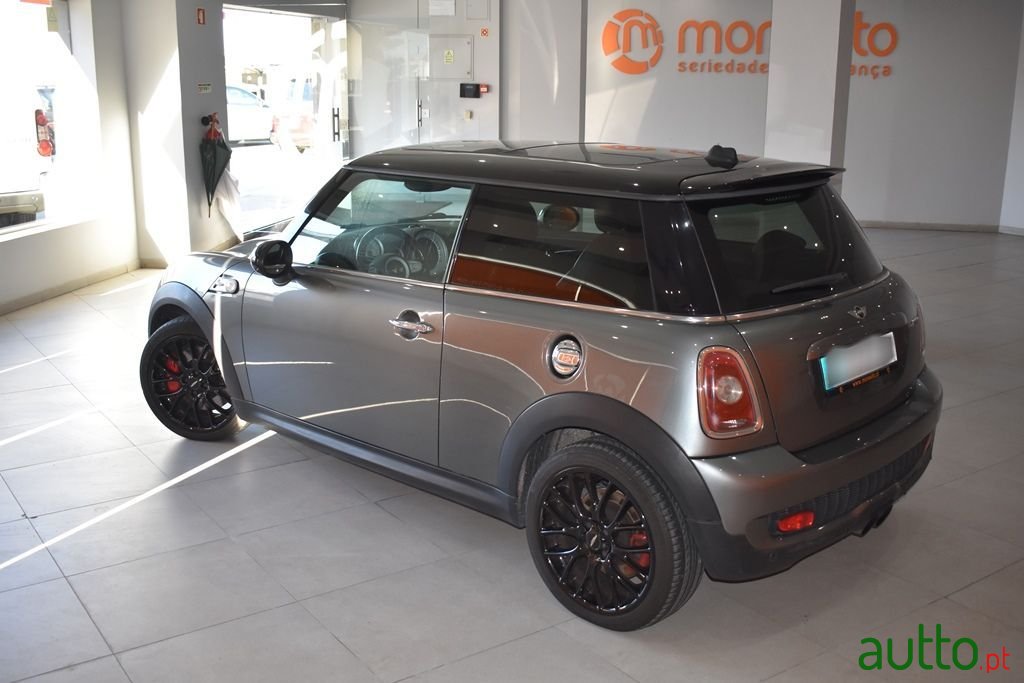 2010' MINI John Cooper Works photo #4