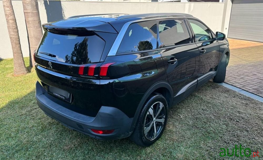 2019' Peugeot 5008 1.5 Bluehdi Allure photo #3