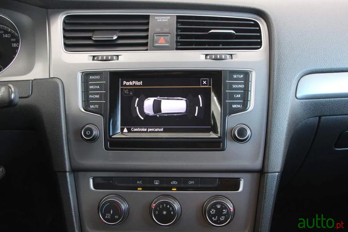 2014' Volkswagen Golf Variant photo #4