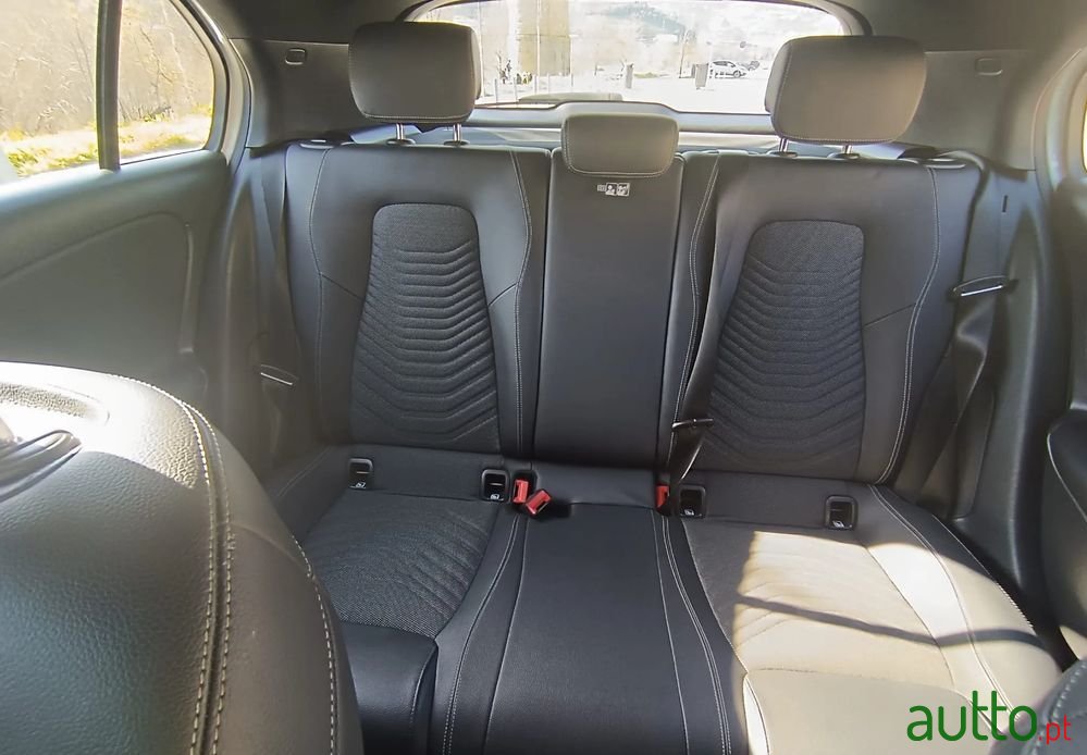 2018' Mercedes-Benz A 180 photo #6