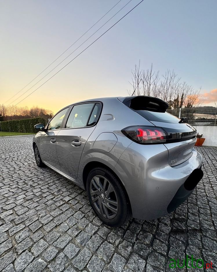 2021' Peugeot 208 1.2 Puretech Active photo #3