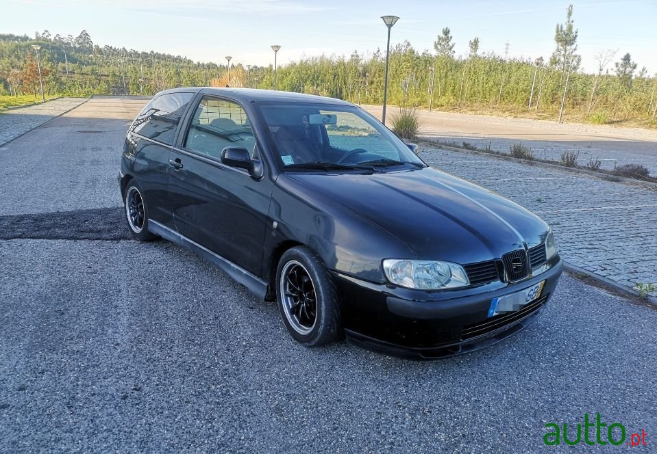 2001' SEAT Ibiza Sport photo #3