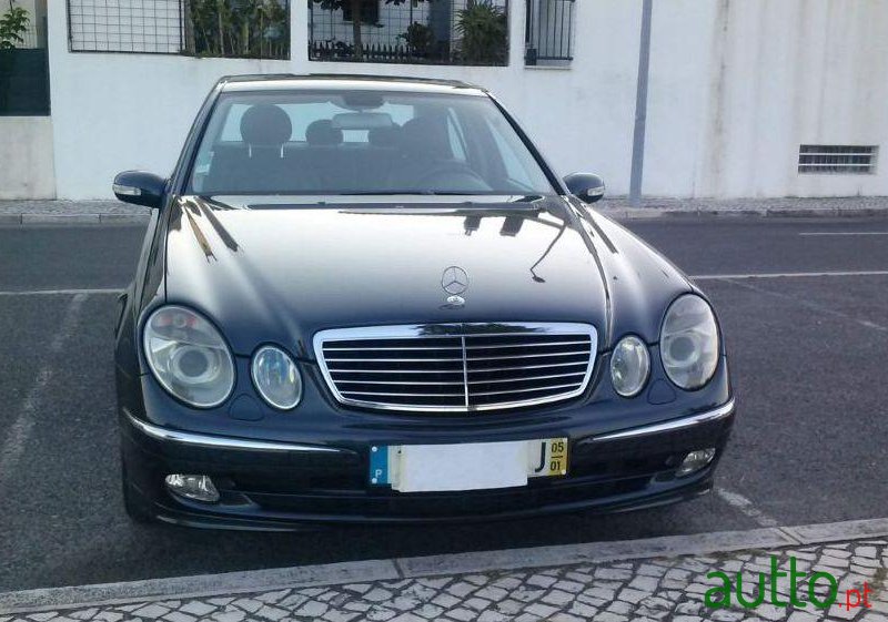 2005' Mercedes-Benz E-270 photo #1