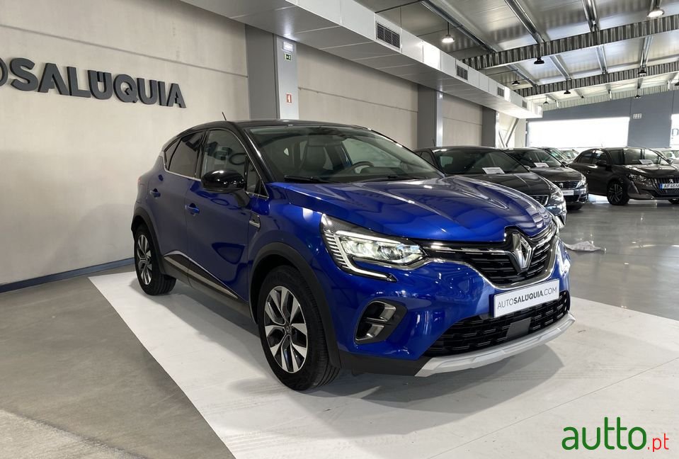 2021' Renault Captur photo #6