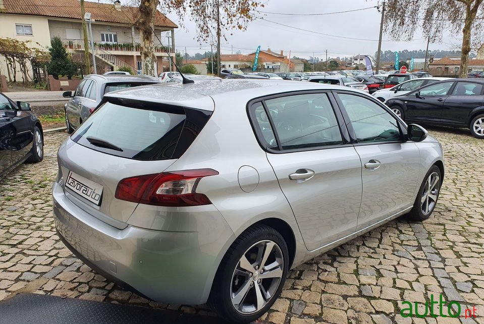 2017' Peugeot 308 photo #6