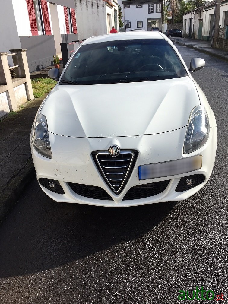 2013' Alfa Romeo Giulietta Giulietta 940 photo #2