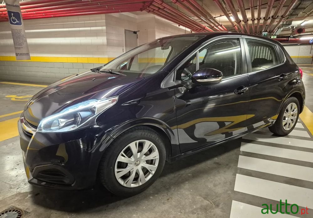 2019' Peugeot 208 photo #2