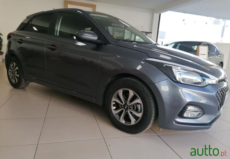 2020' Hyundai i20 photo #3