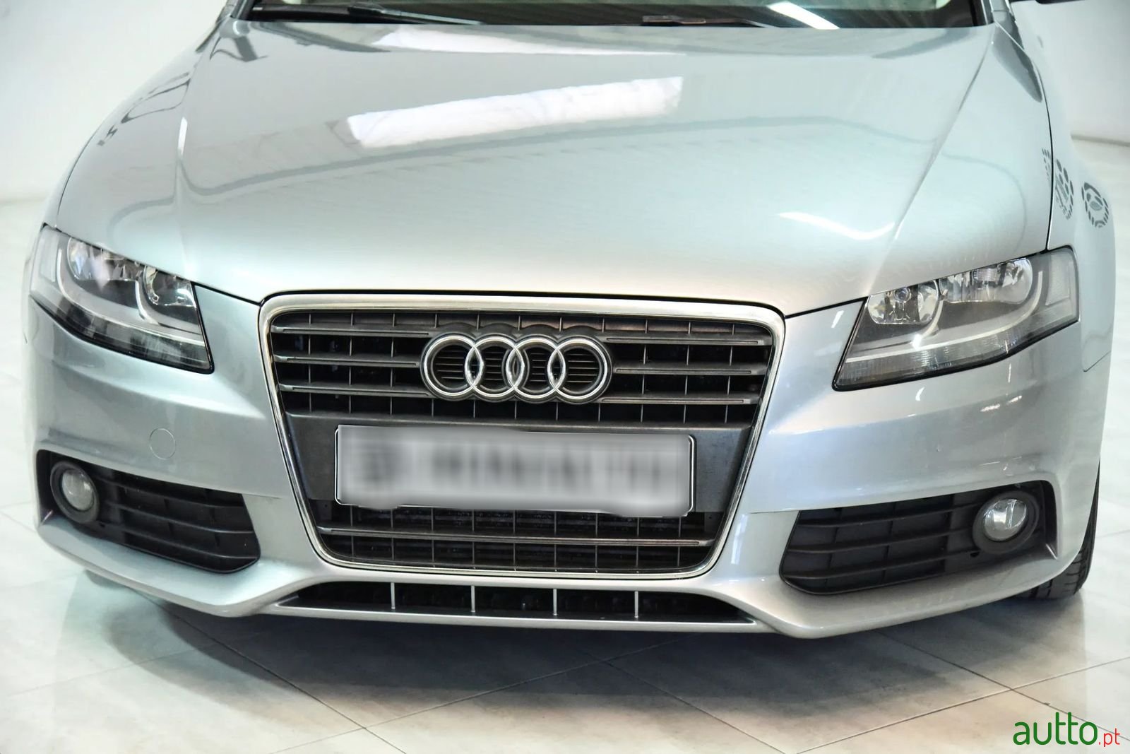 2011' Audi A4 Avant photo #3