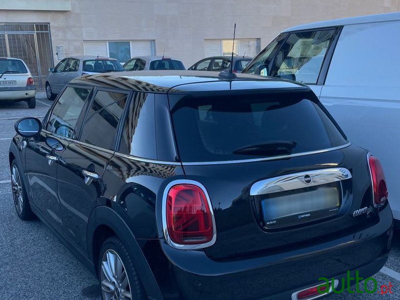 2019' MINI Cooper D photo #3