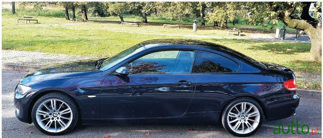 2009' BMW 320 photo #6