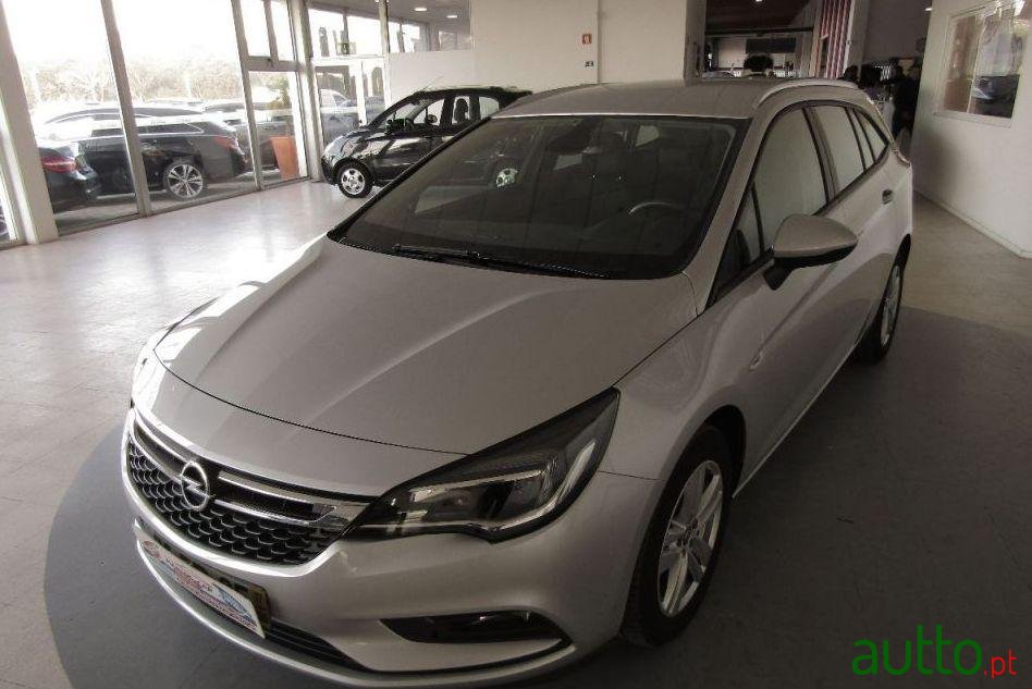 2017' Opel Astra Sports Tourer photo #2