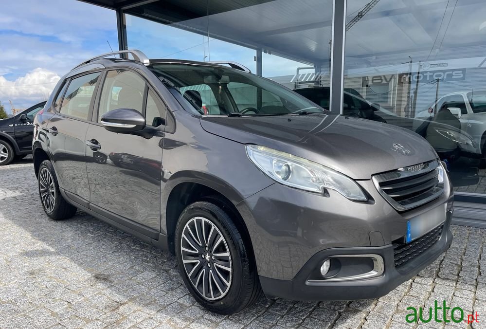 2014' Peugeot 2008 1.6 E-Hdi Active photo #2