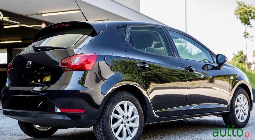 2012' SEAT Ibiza photo #3