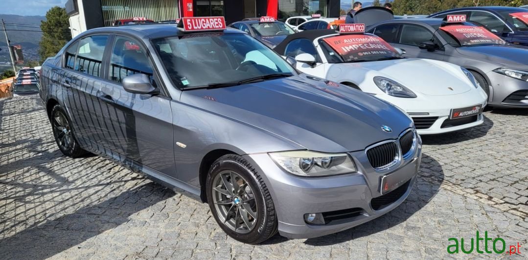 2010' BMW 320 photo #5