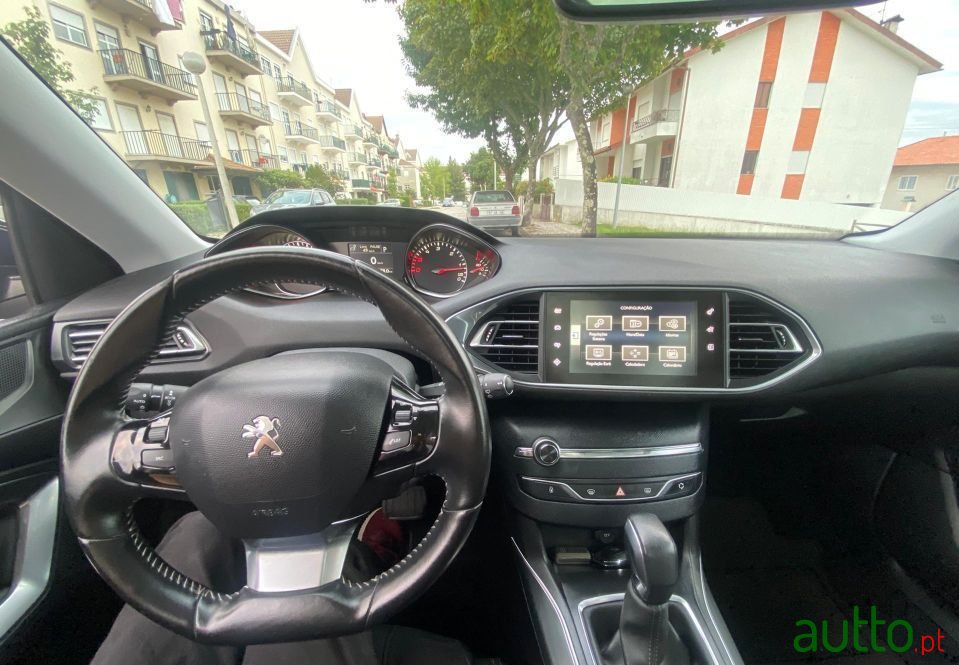 2016' Peugeot 308 photo #5