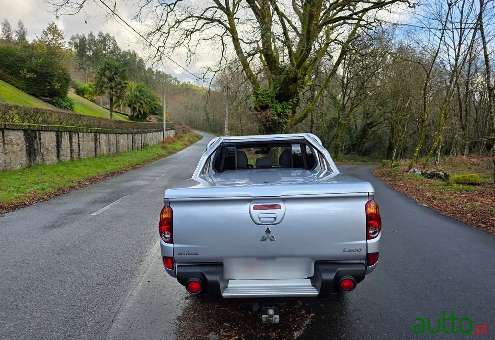 2011' Mitsubishi L200 2.5 Td St Sport Full Box photo #3