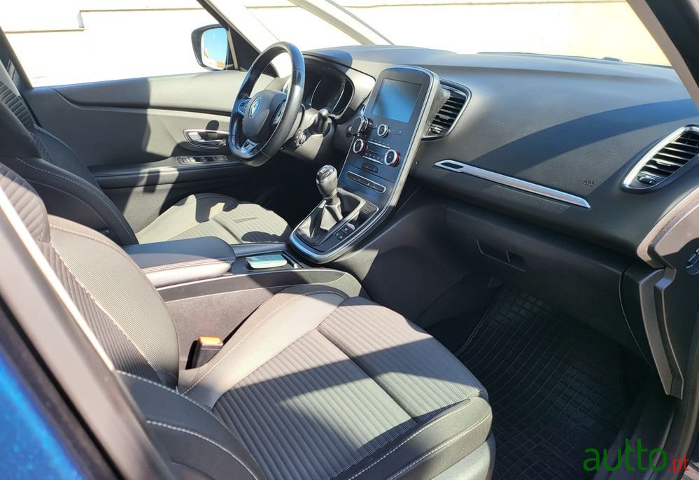 2017' Renault Scenic Energy photo #4