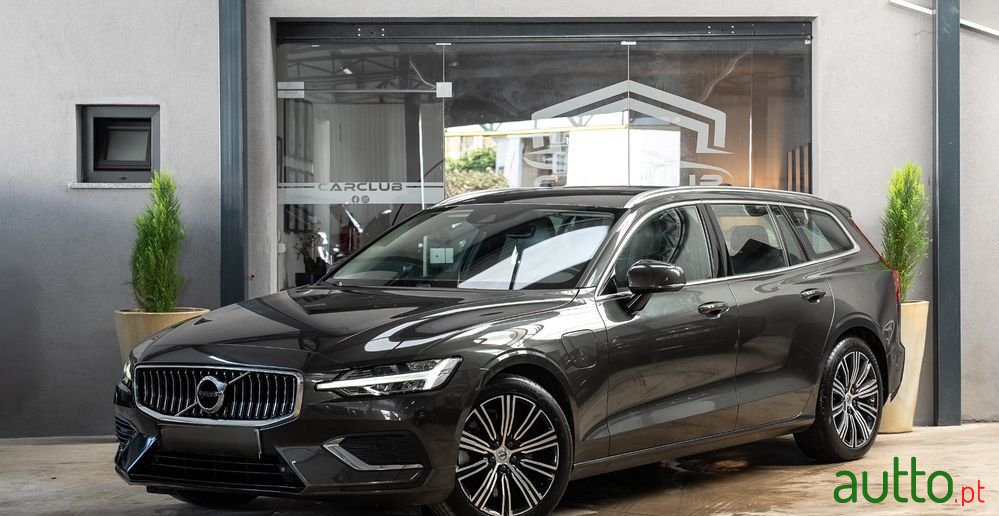 2020' Volvo V60 photo #1