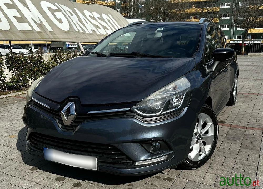2017' Renault Clio Sport Tourer photo #1