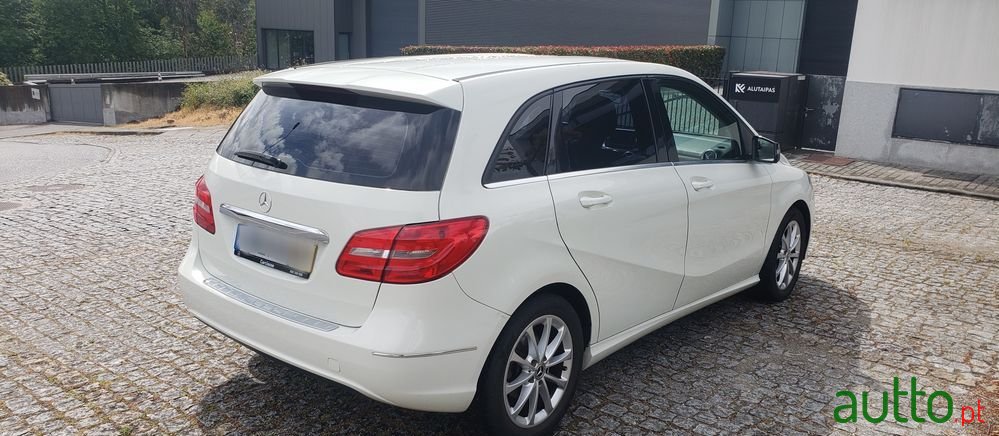 2014' Mercedes-Benz B 180 photo #4