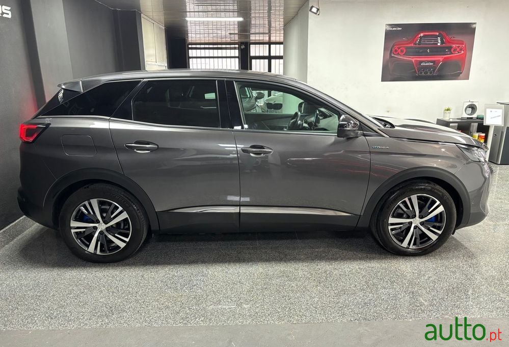 2023' Peugeot 3008 photo #6