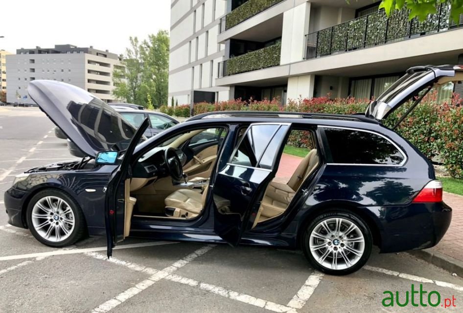 2009' BMW 525 photo #5