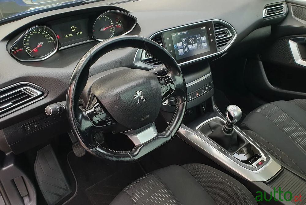 2016' Peugeot 308 Sw photo #2