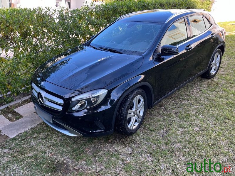 2014' Mercedes-Benz GLA 200 Cdi Urban photo #5