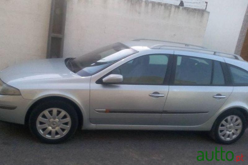 2004' Renault Laguna Break photo #1